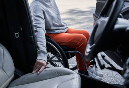 Chi è Sulla Sedia A Rotelle Può Guidare